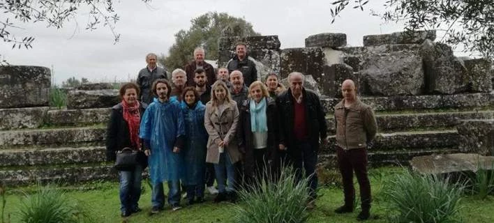  Οι οπαδοί του Σώρρα μαζεύτηκαν στο Αγρίνιο και έκαναν επίκληση στο…άπειρο (εικόνες)